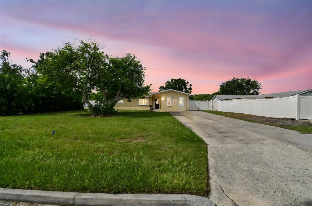 Foto principal - 2580 Granada Cir W