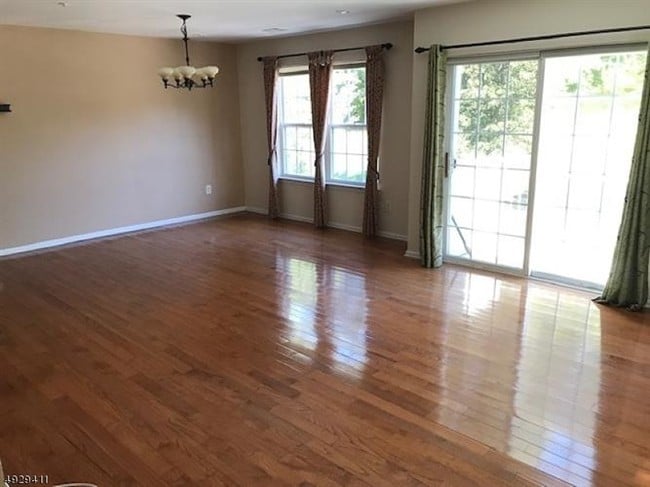 Building Photo - 3101 Scenic Ct