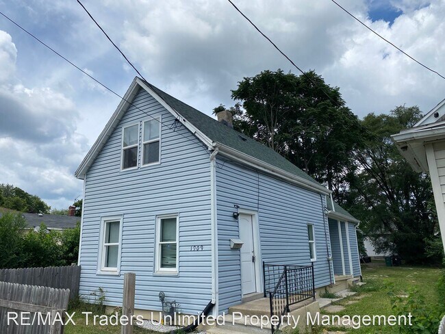 Foto del edificio - 2 br, 2.5 bath House - 1909 W Marquette St