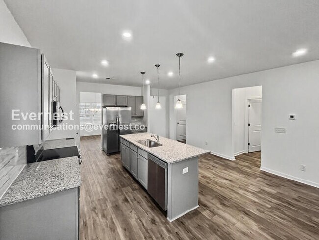 Foto del edificio - 4 Bed, 4.5 Bath Home with Garage / Coming Soon!