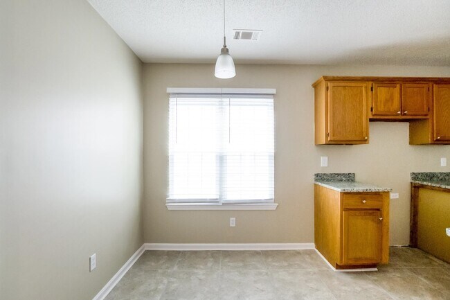 Foto del edificio - 3703 Acorn Dr