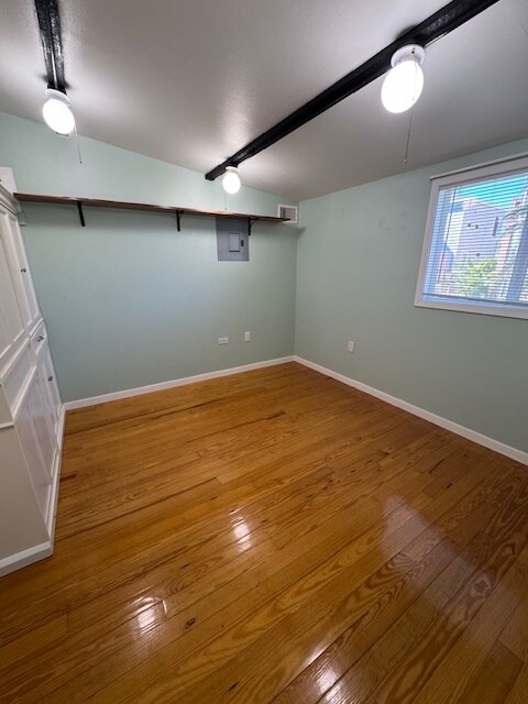 Espacio del dormitorio - 1005 E Lamar St