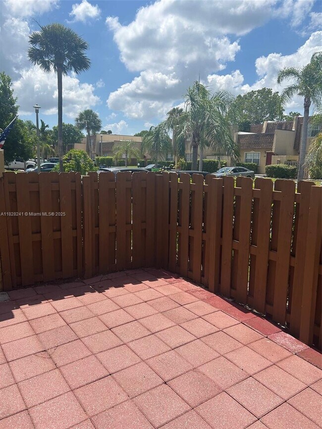 Foto del edificio - 3641 NW 95th Terrace