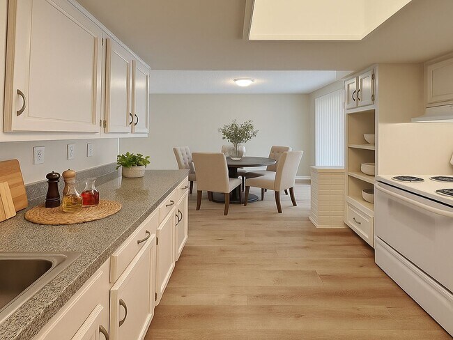 Foto del edificio - Remodeled 3BR/1.5BA Home with Garage, Spacious Layout & Modern Upgrades