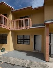 Building Photo - 2353 W 66th Pl