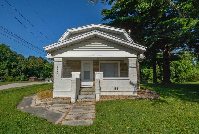 Building Photo - 1623 W Arlington Rd