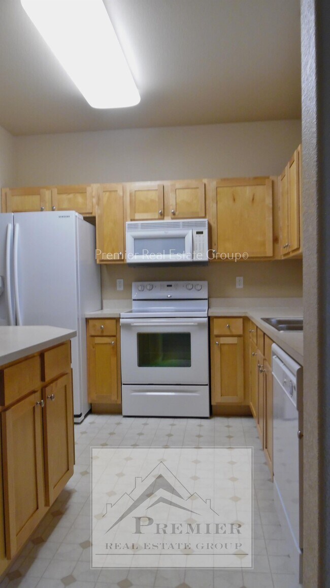 Building Photo - 7085 Ash Creek Heights