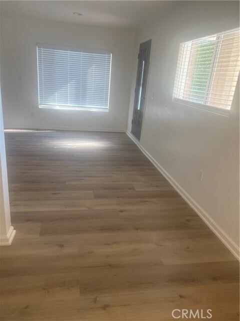 Foto del edificio - 384 N Wilson Ave