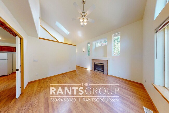 Foto del edificio - 3 br, 2.5 bath House - 1444 Brown St SE