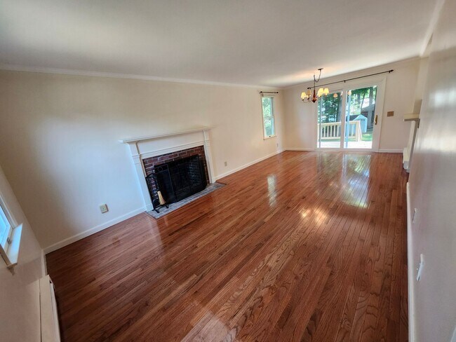 Foto del edificio - Newton Manor 3 Bedroom Townhome