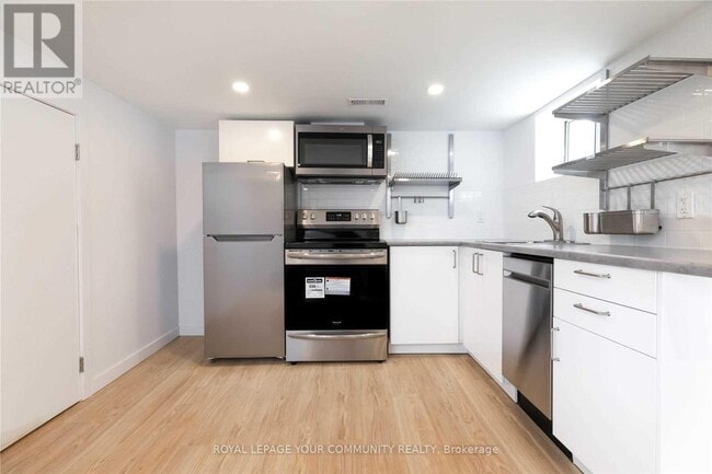 Building Photo - 1370 Woodbine Ave