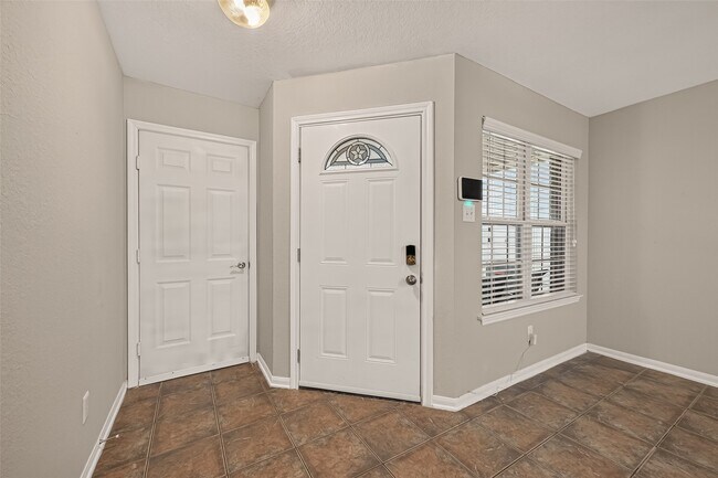 Foto del edificio - 13330 Belvedere Park Ct
