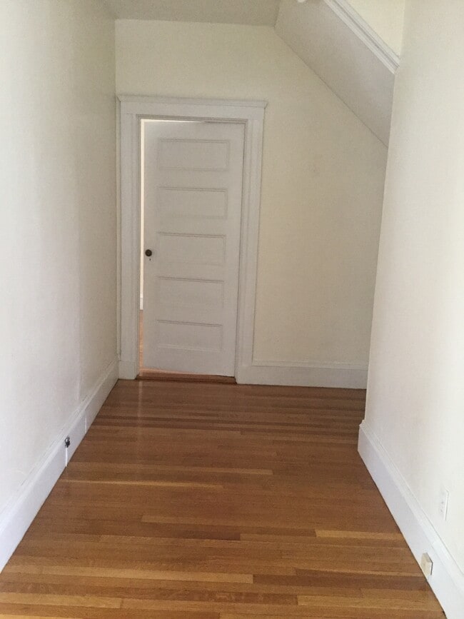 Entry hallway/office - 88 North Ave