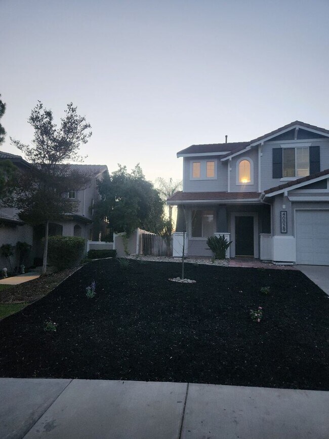 Building Photo - 40029 Lafayette Dr