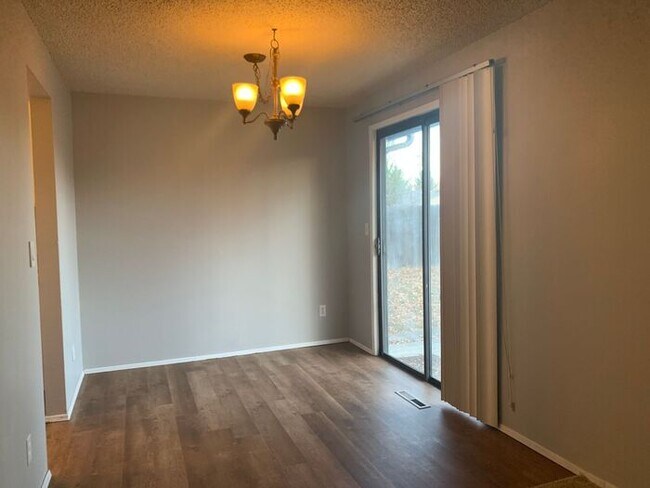 Foto del edificio - Lovely 3 Bedroom 1 Bath Ranch-Style House ...