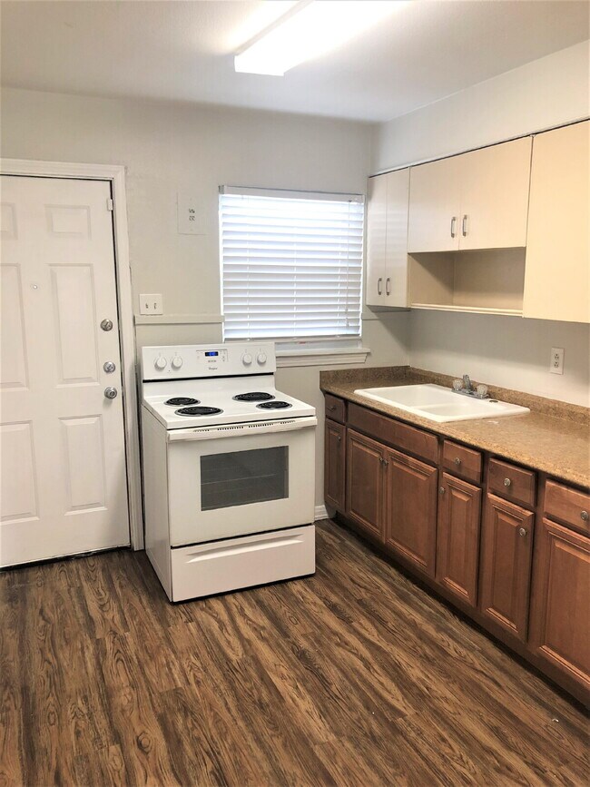 Foto del edificio - Cozy Two Bedroom Duplex