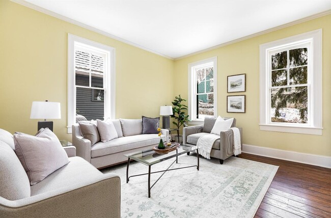 Building Photo - Historic Kerrytown Home! January 2024 Move...