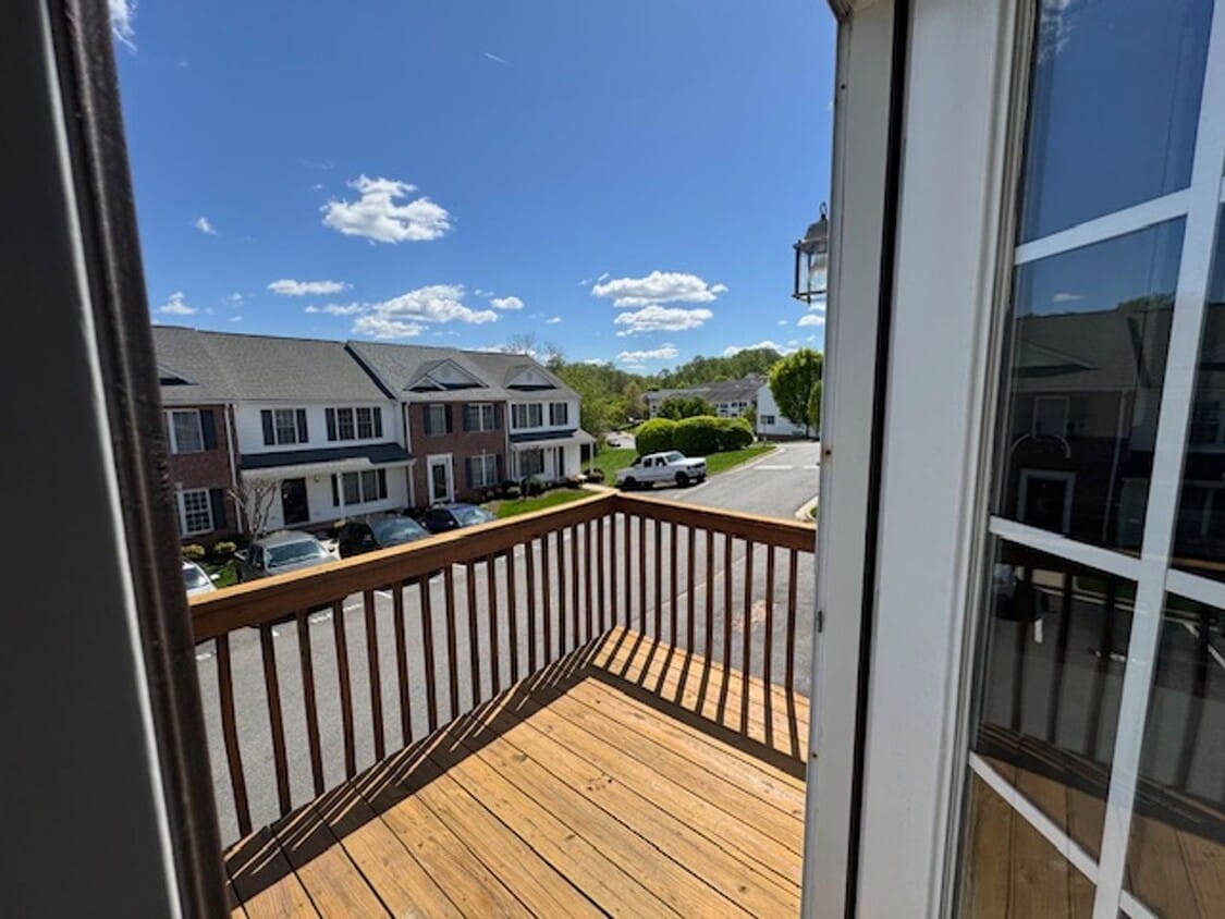 Primary Photo - Townhome at Wellington in Wyndhurst Neighb...