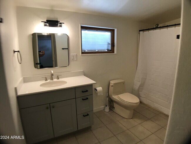 Foto del edificio - 4538 N 14th Pl