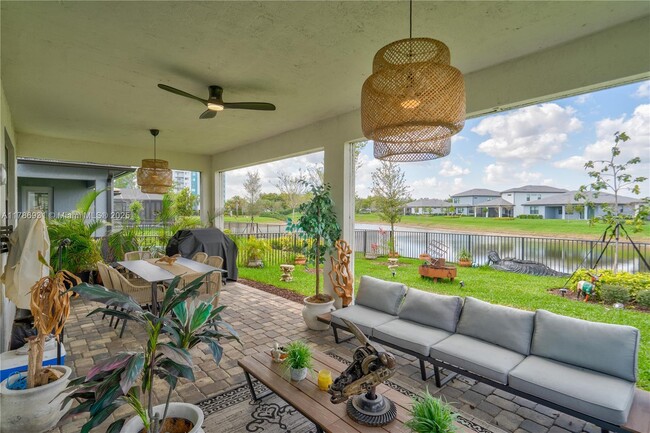 Foto del edificio - 4461 Waterside Dr