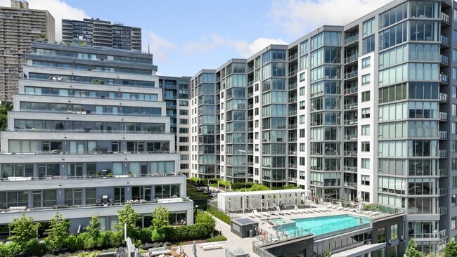 Building Photo - 9 Ave At Port Imperial