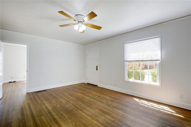 Building Photo - 1602 Mohle Dr