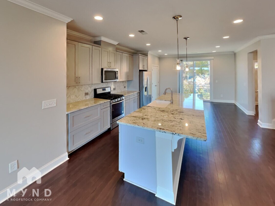 Foto principal - 2547 Statesville Ave