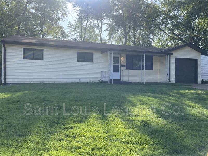 Primary Photo - 1040 S Waterford Dr