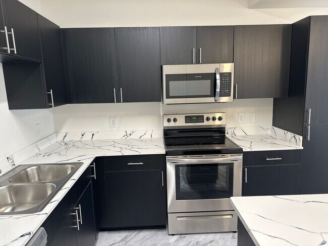 Interior Photo - Hampton Astoria