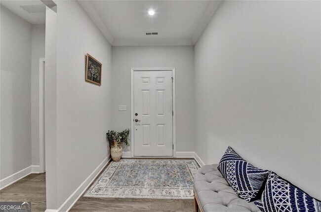 Building Photo - 811 Pineberry Ct