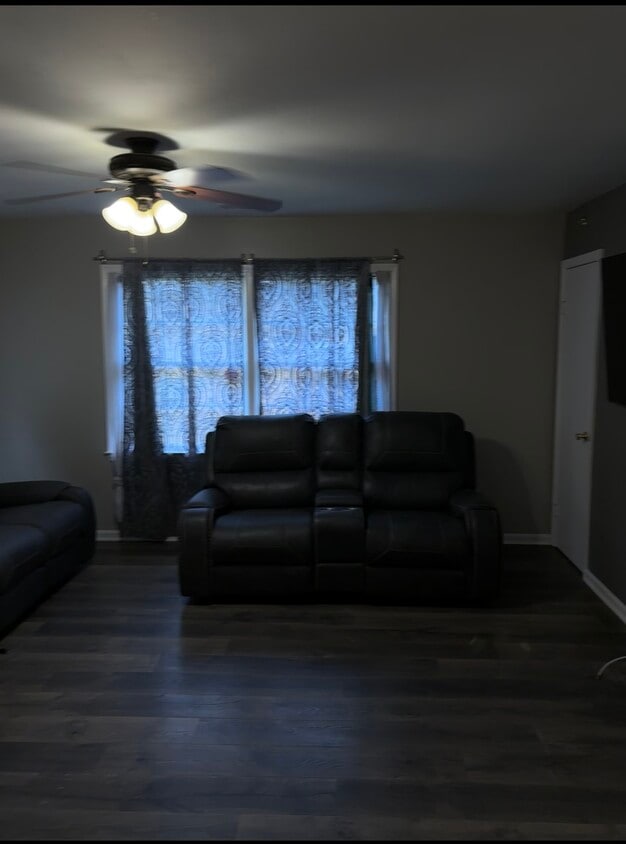 Primary Photo - 302 Elliott Dr