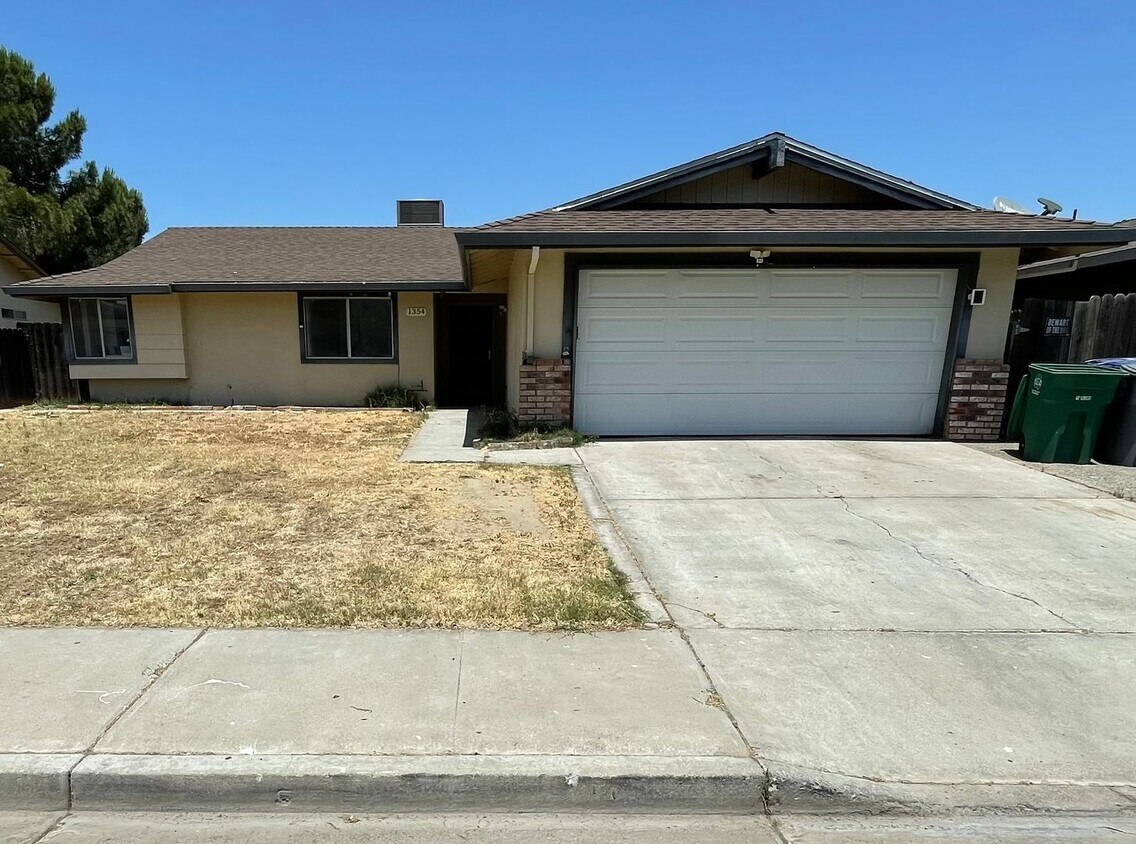 Foto principal - Coming Soon – Move-In Ready 4 Bedroom Home!