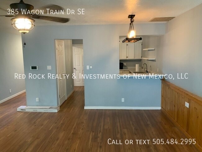Building Photo - 385 Wagon Train Dr SE