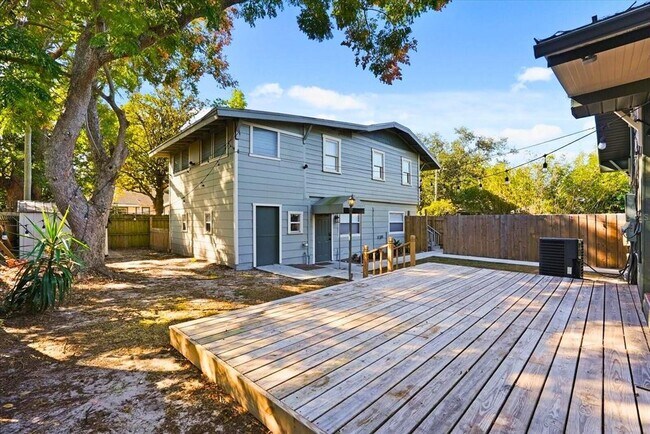 Foto del edificio - 303 E Paris St