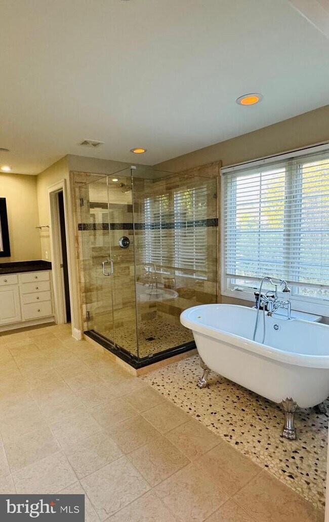 Building Photo - 6739 Bunkers Ct