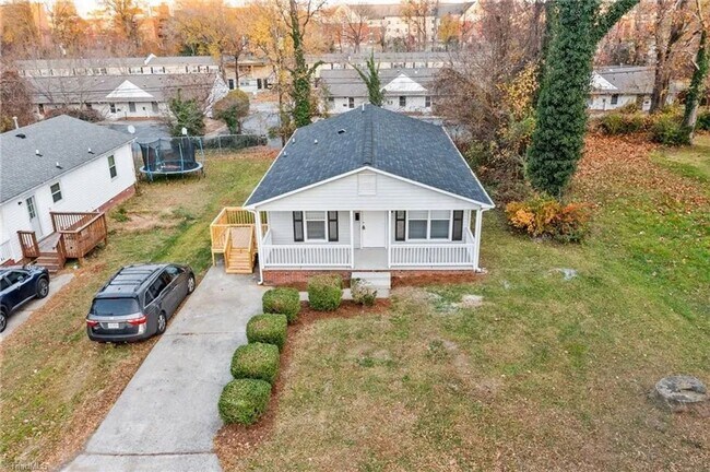 Building Photo - 414 Boyd St