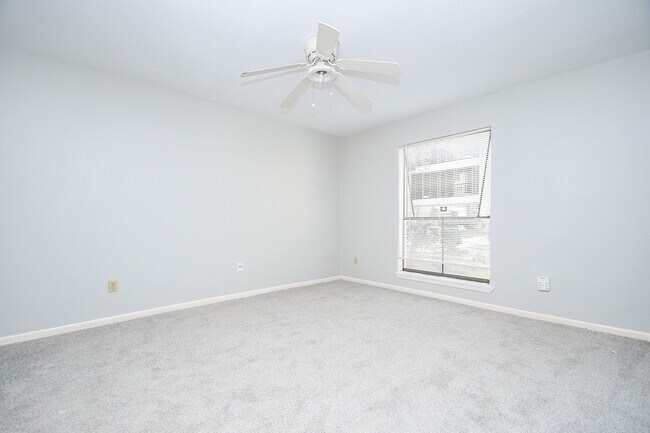 Building Photo - 8433 Hearth Dr