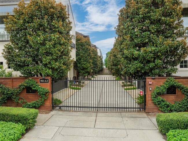 Foto del edificio - 902 W 23rd St