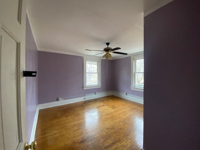 Building Photo - Spacious 3 Bedroom Home w/ 3 Full Baths
