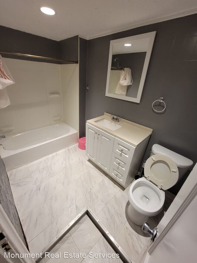 Foto del edificio - 3 br, 1 bath House - 12424 Taft Avenue