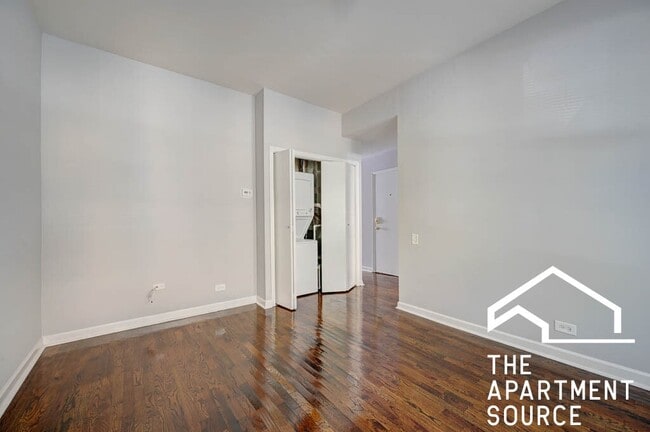 Building Photo - 1311 W Leland Ave