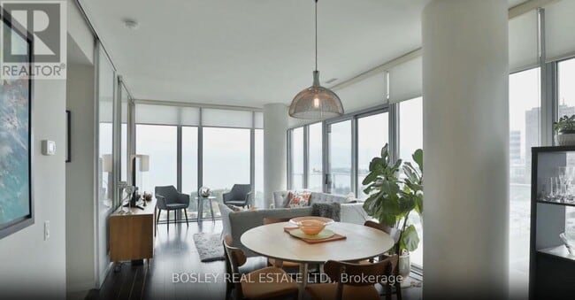 Building Photo - 103 The Queensway