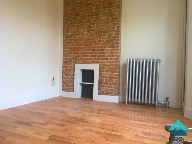 Building Photo - 643 Franklin Ave