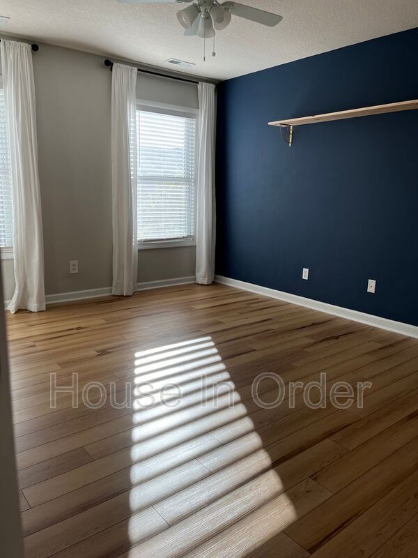 Building Photo - 1 English Ivy Rd