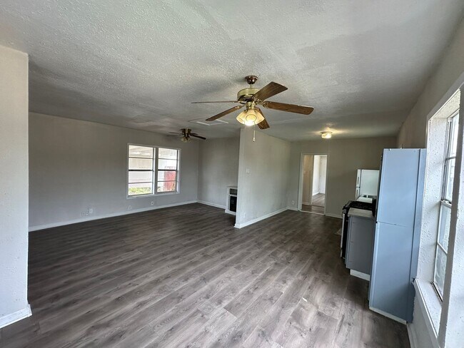 Foto del edificio - 2-BEDROOM HOME IN PROSPECT HILL