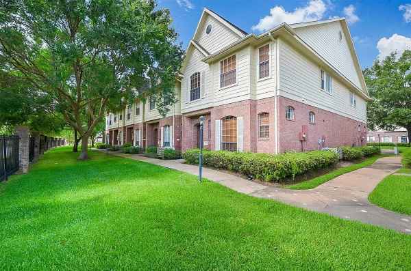 Foto principal - 2710 Grants Lake Blvd