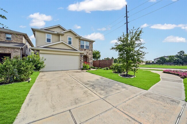 Foto del edificio - 16502 Live Oak Canyon Dr
