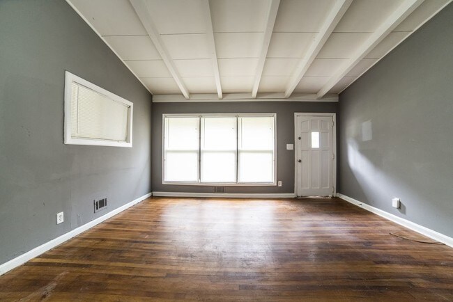 Building Photo - 3018 Monterey Dr