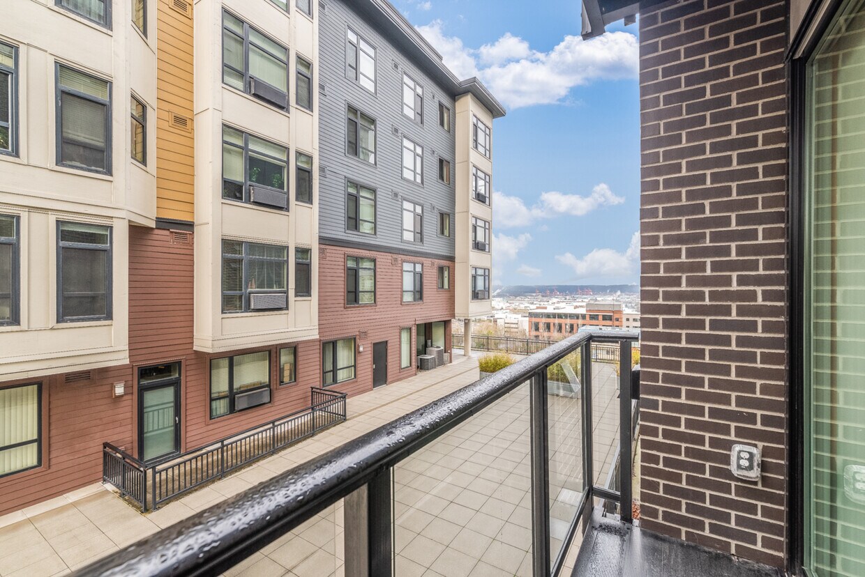 Foto principal - 1515 Tacoma Ave S