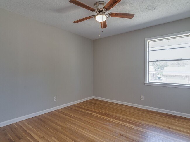 Foto del edificio - FULLY RENOVATED home!